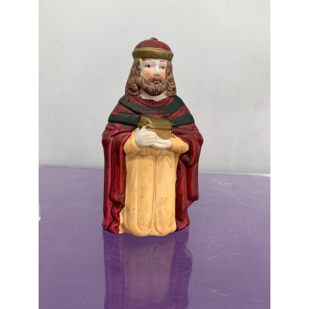 Nativity Manager Replacement Piece Wiseman Kneeling wiseman 5 Inch Maroon Robe a